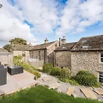 Two Trees, By Birch Holiday home Hetton