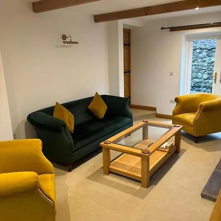 Two Trees, By Birch 펜션 Hetton