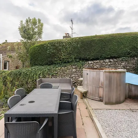 Two Trees, By Birch 펜션 Hetton