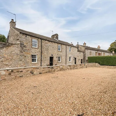 Two Trees, By Birch 펜션