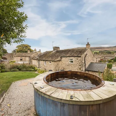 Two Trees, By Birch 펜션 *